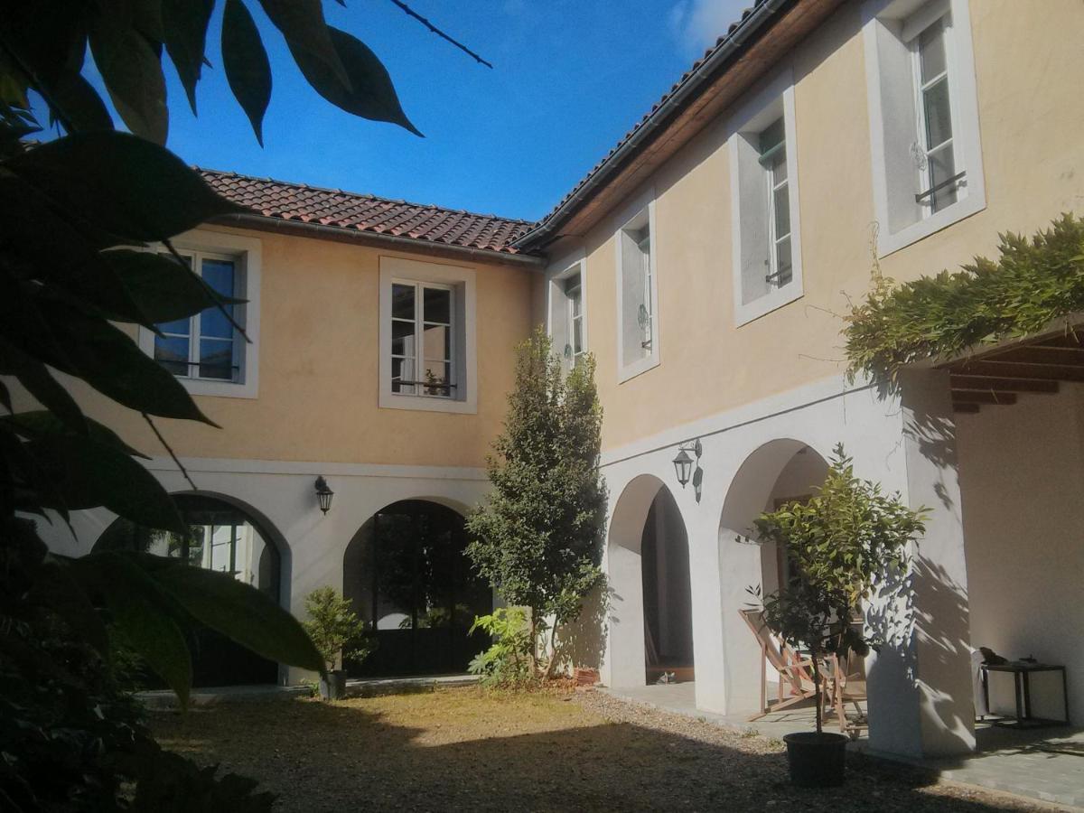 De L'Autre Cote Bed & Breakfast Garlin Exterior foto